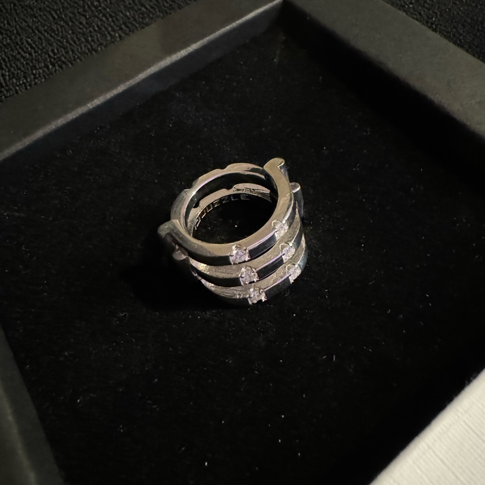 Juzzle Jewelry SIXTH SENSE ring with six quartz gems